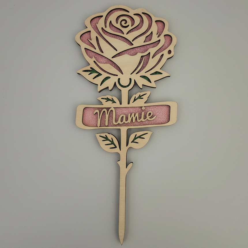 Rose éternelle en bois personnalisée Atelier Créations avec gravure prénom Mamie