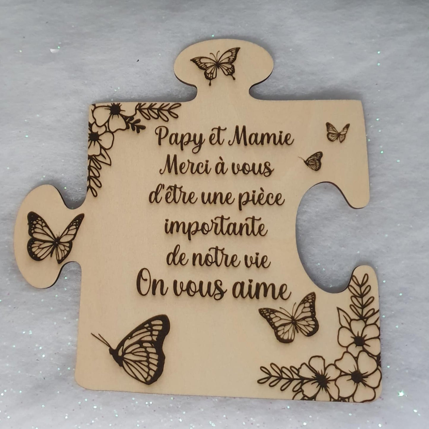 Plaque puzzle en bois personnalisée – Message gravé (20×20 cm)
