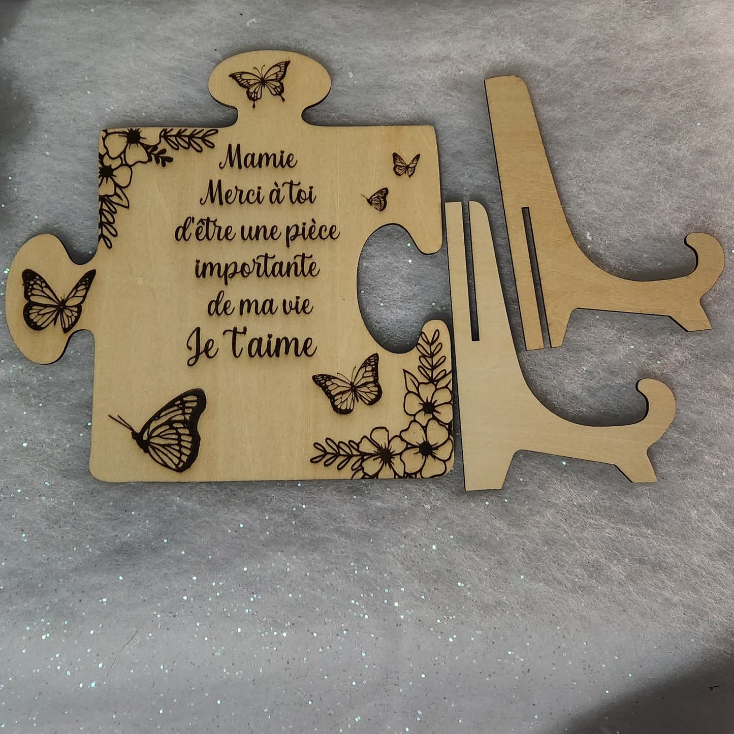 Plaque puzzle en bois personnalisée – Message gravé (20×20 cm)