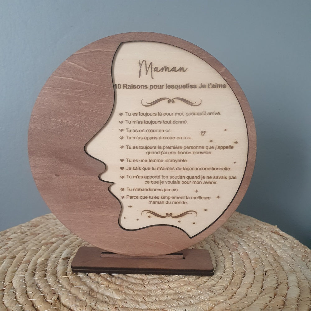 Décoration ronde en bois sur socle avec texte gravé Une Maman
