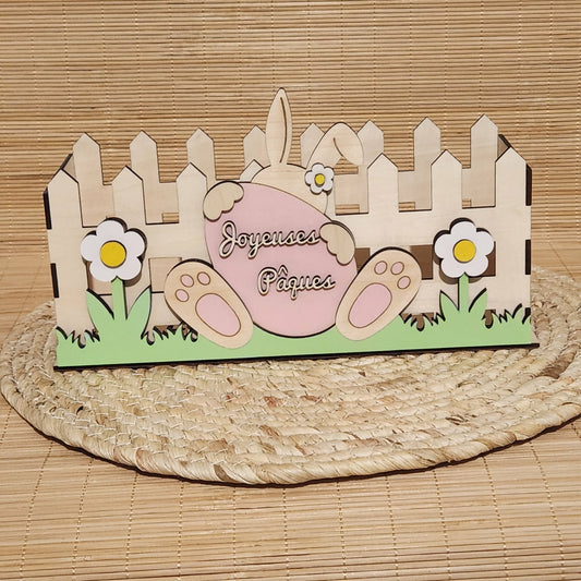 Grand panier Pâques en bois décor barrière herbe et œuf rose Joyeuses Pâques