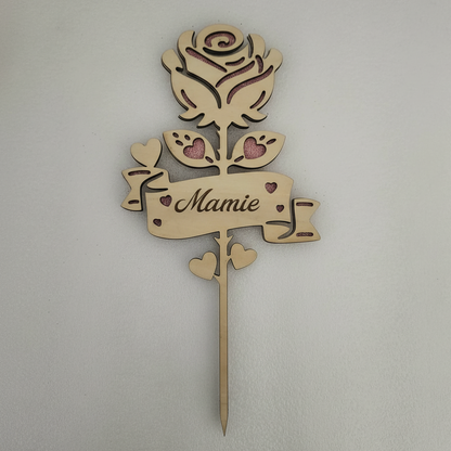 Rose éternelle en bois personnalisée avec prénom Mamie, gravure laser et finitions pailletées roses, création artisanale 6mm.