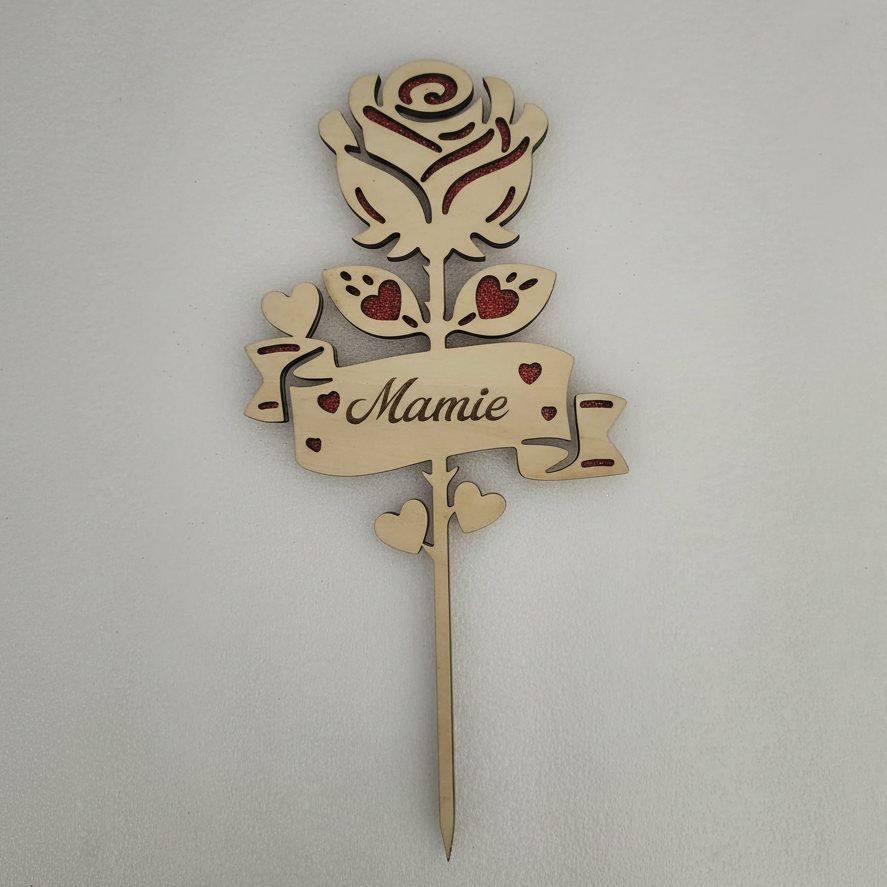 Rose en bois double couche personnalisée prénom Mamie, détails pailletés rouges, découpe artisanale Atelier Créations 25cm.
